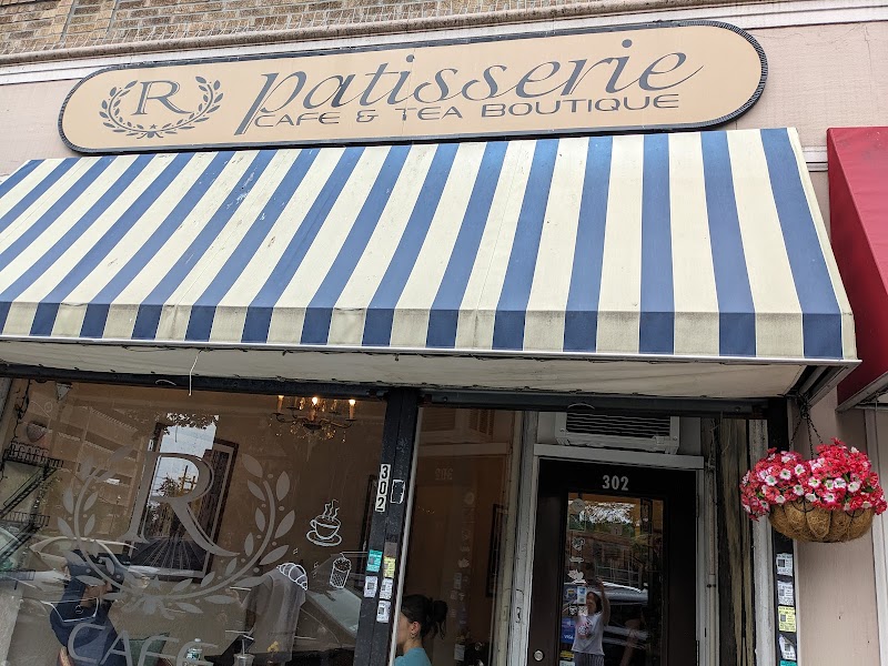 R Cafe & Tea Boutique photo 5