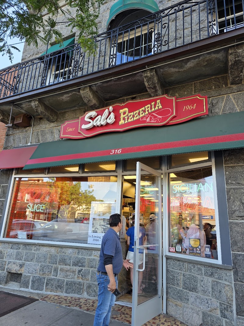 Sal's Pizza Mamaroneck photo 4