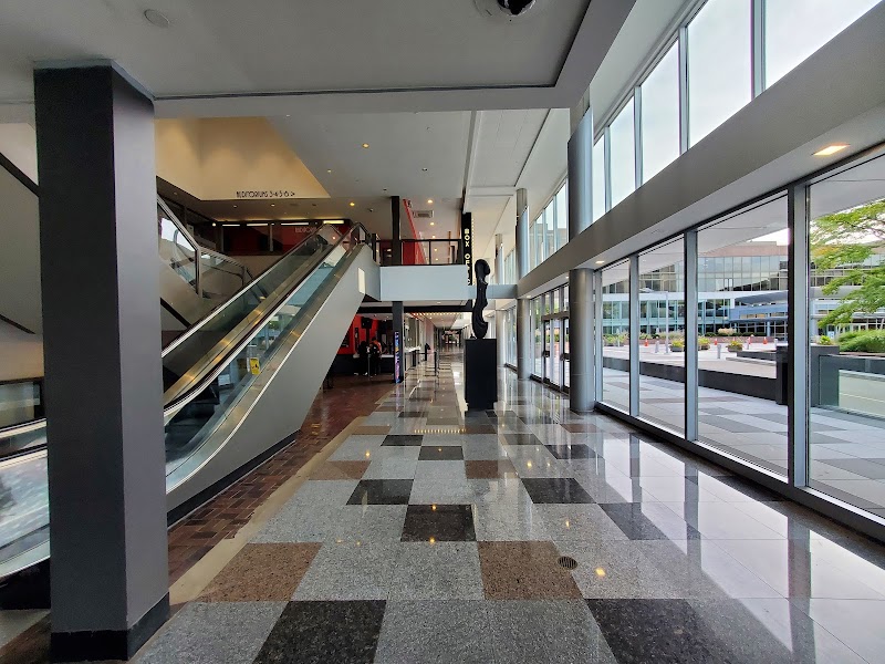 AMC Landmark 8 photo 2