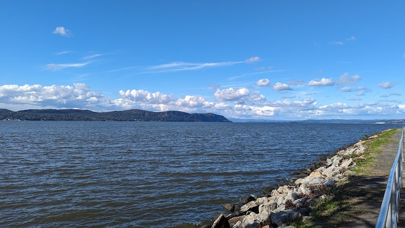 Tarrytown Riverwalk photo 5