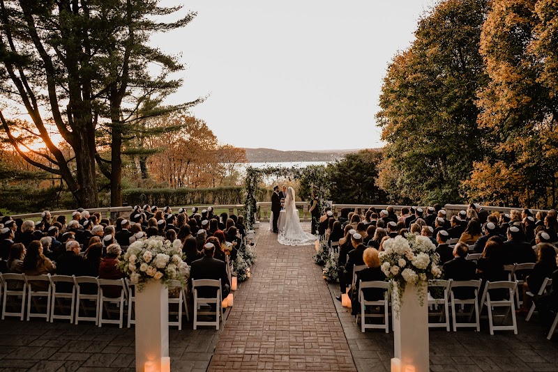 Abigail Kirsch at Tappan Hill Mansion photo 4