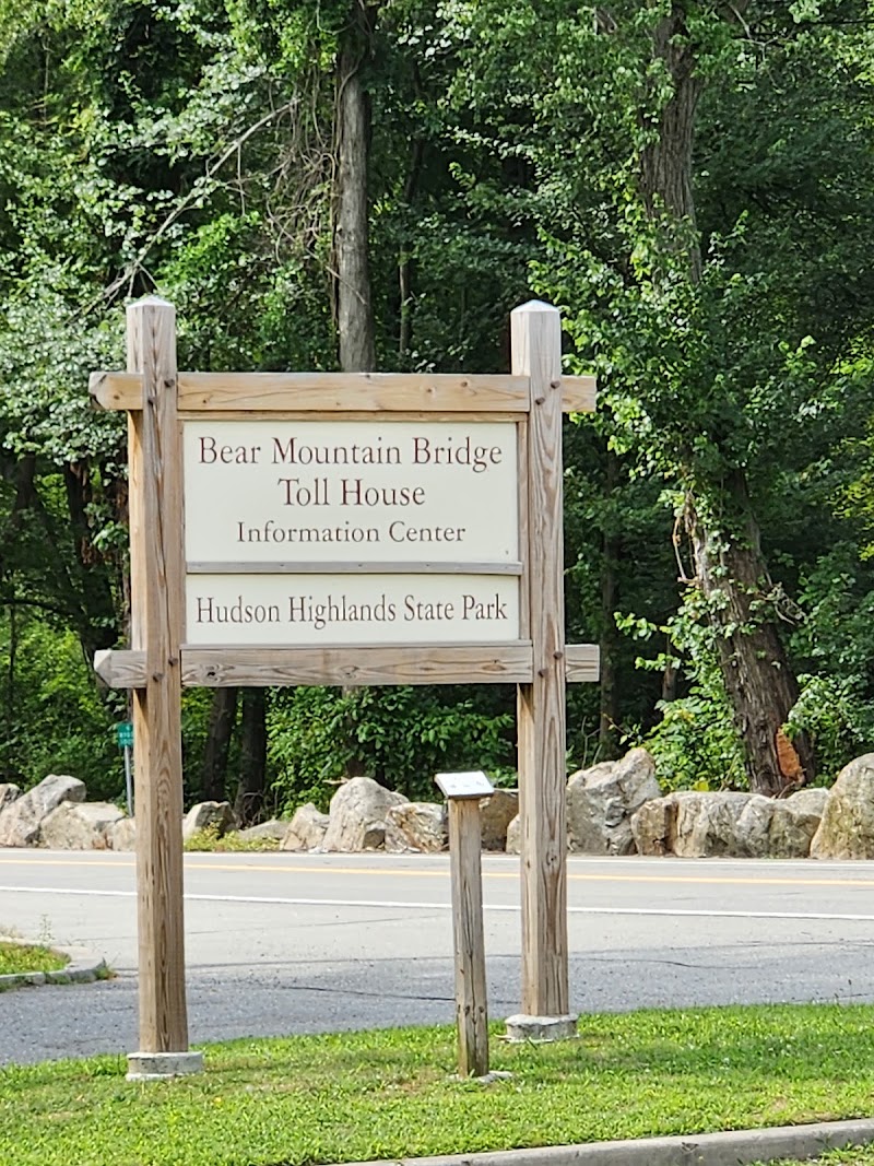 Bear Mountain Bridge Toll House Trail Head photo 4