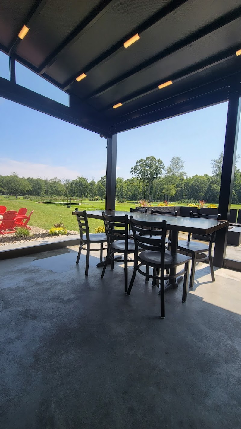 Tee Bar & Grille photo 5