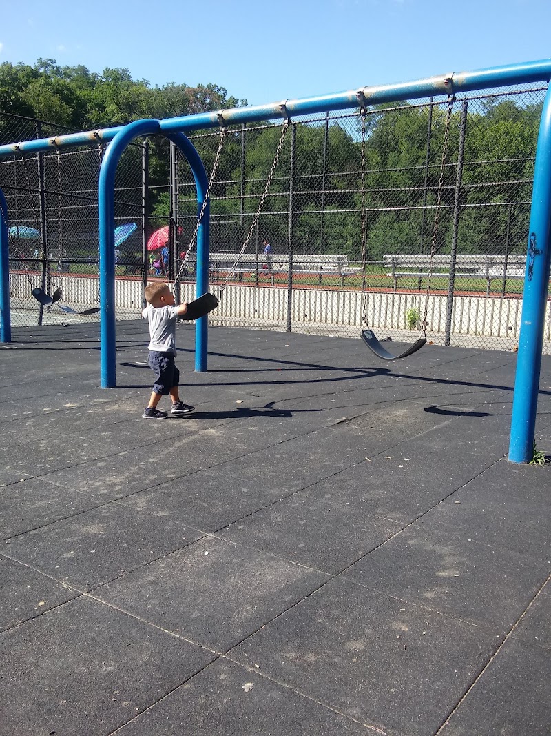 Pelton Oval photo 3