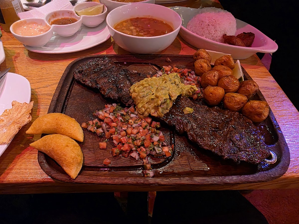 NOCHES DE COLOMBIA ENGLEWOOD photo 5