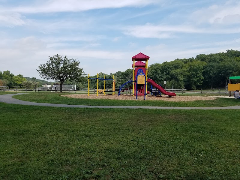 Leonard Park photo 2