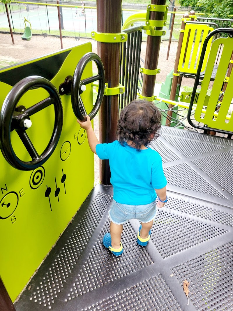 Reynolds Playground photo 3