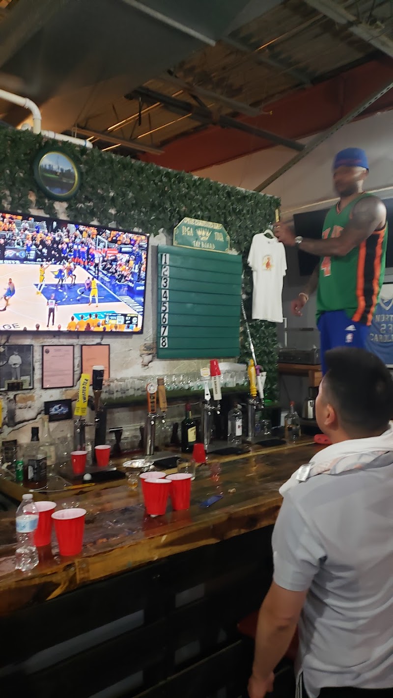 Challenger Bay Indoor Golf & Sports Bar photo 4