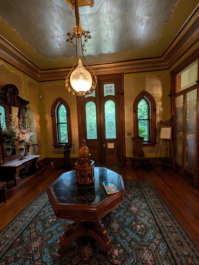The Armour-Stiner Octagon House photo 3