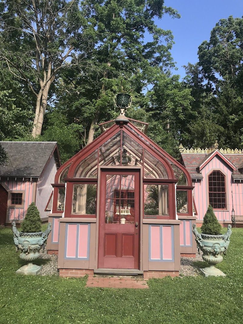The Armour-Stiner Octagon House photo 4