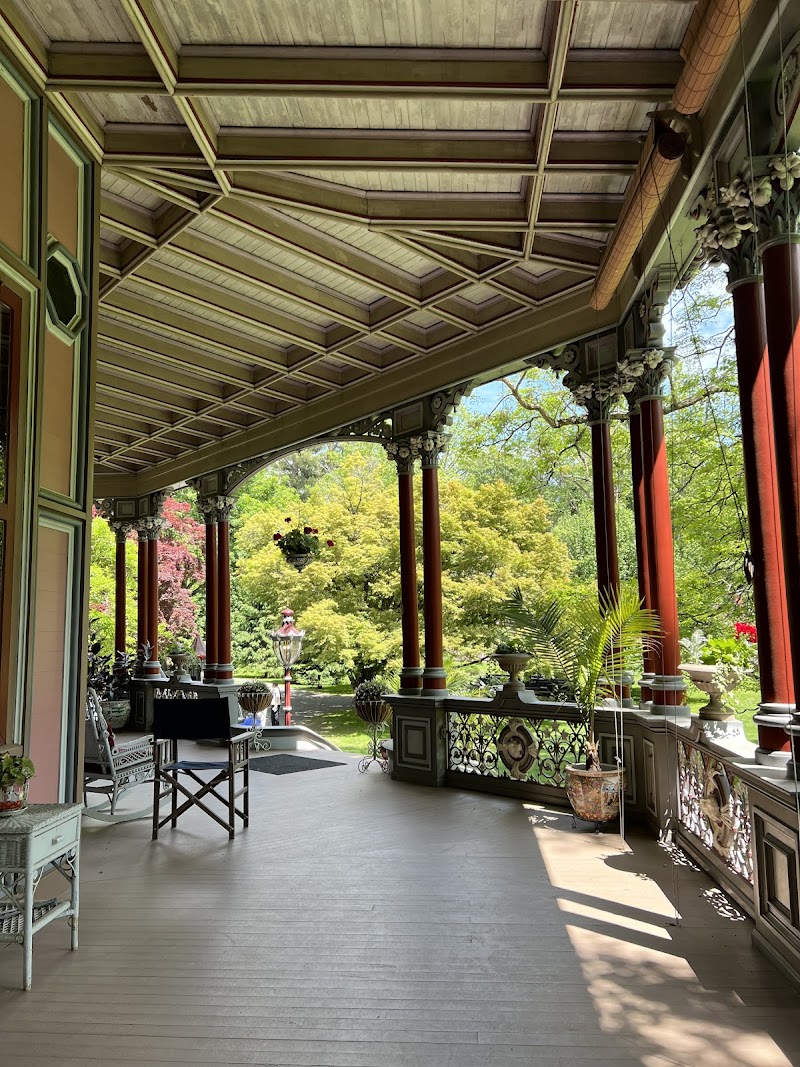 The Armour-Stiner Octagon House photo 5