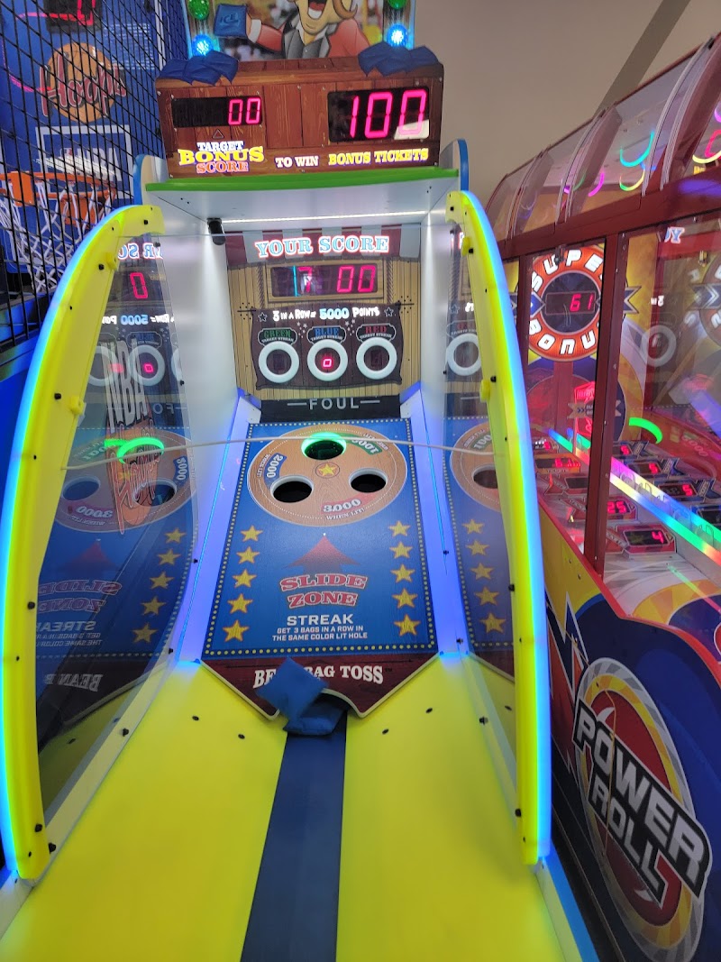 Chuck E. Cheese photo 4