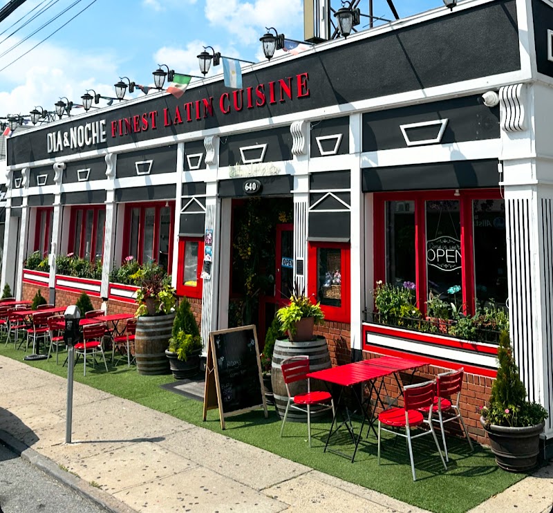 Dia & Noche Restaurant photo 5
