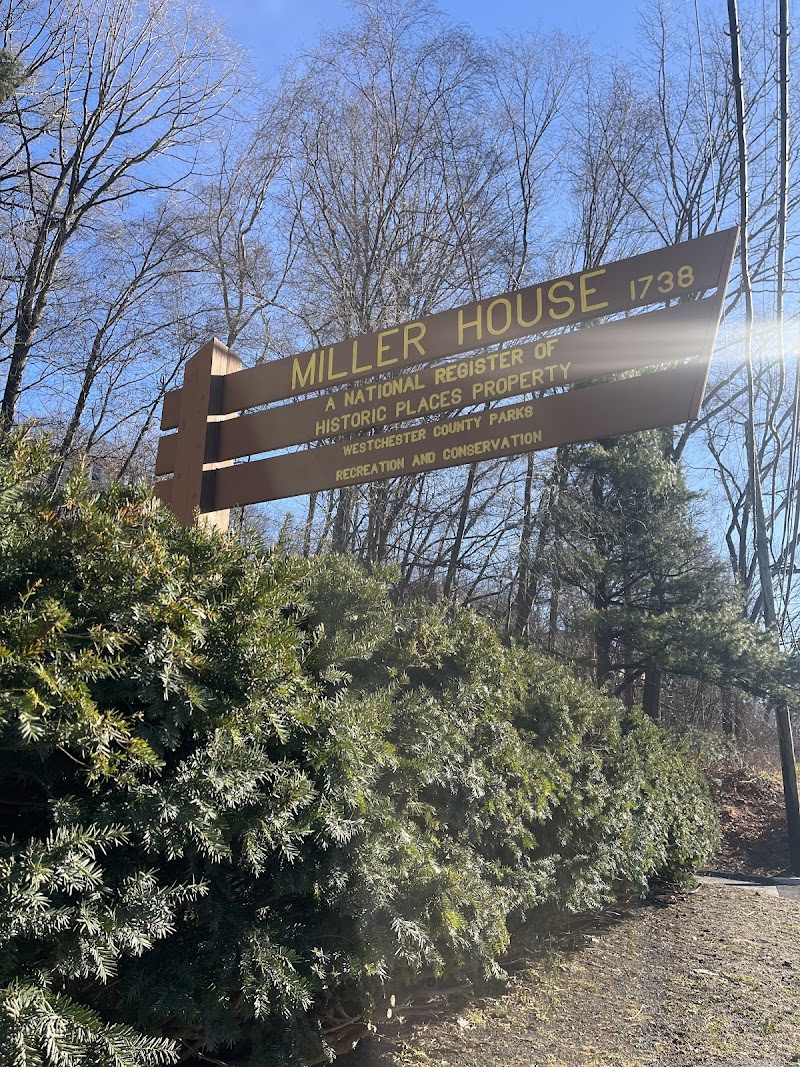 Miller House photo 2