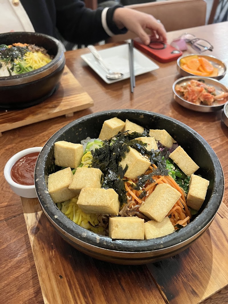 Ginger's Seoul Bar & Grill photo 5