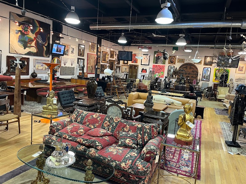 Clarke Auction Gallery Inc photo 3