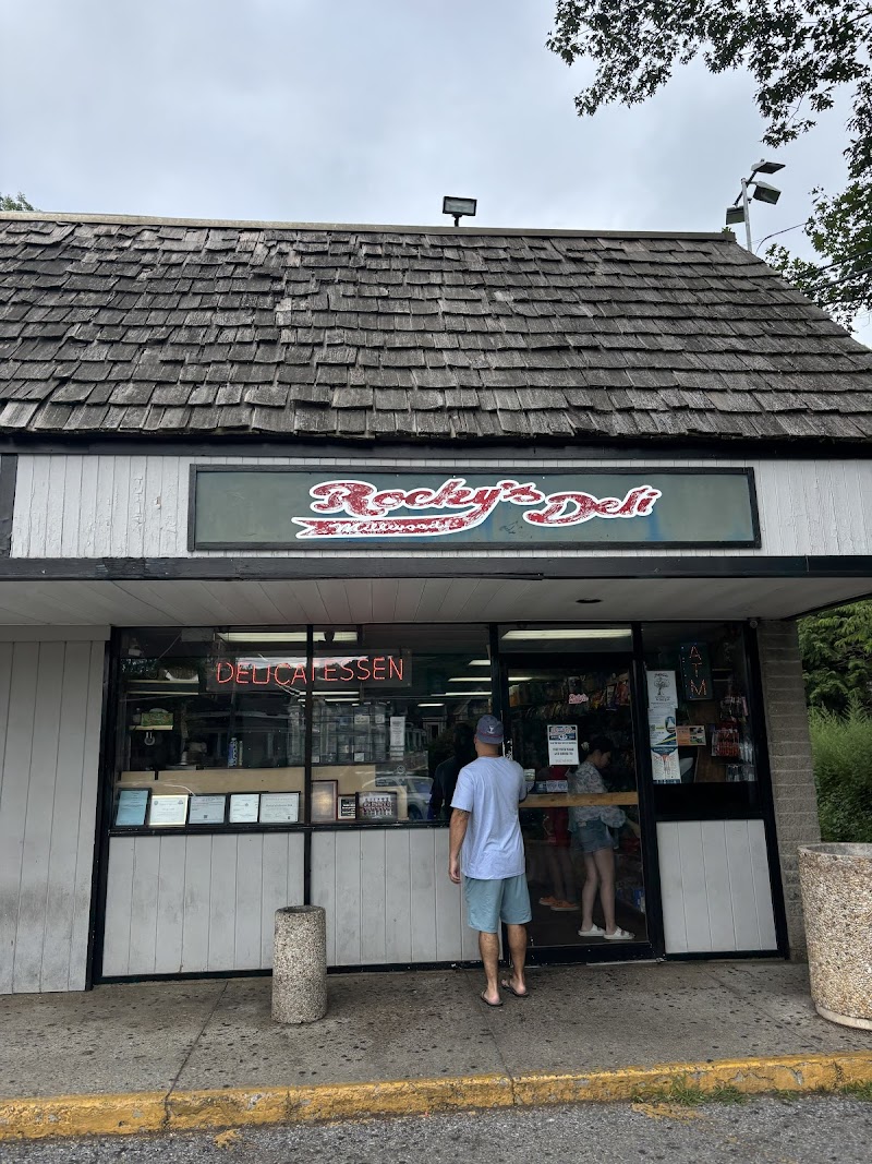 Rocky's Millwood Deli photo 3