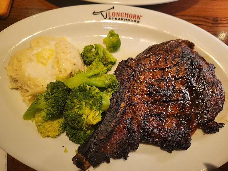 LongHorn Steakhouse photo 4
