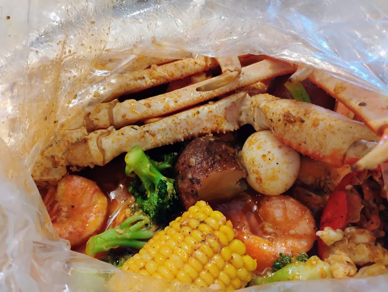 Hook & Reel Cajun Seafood & Bar photo 4