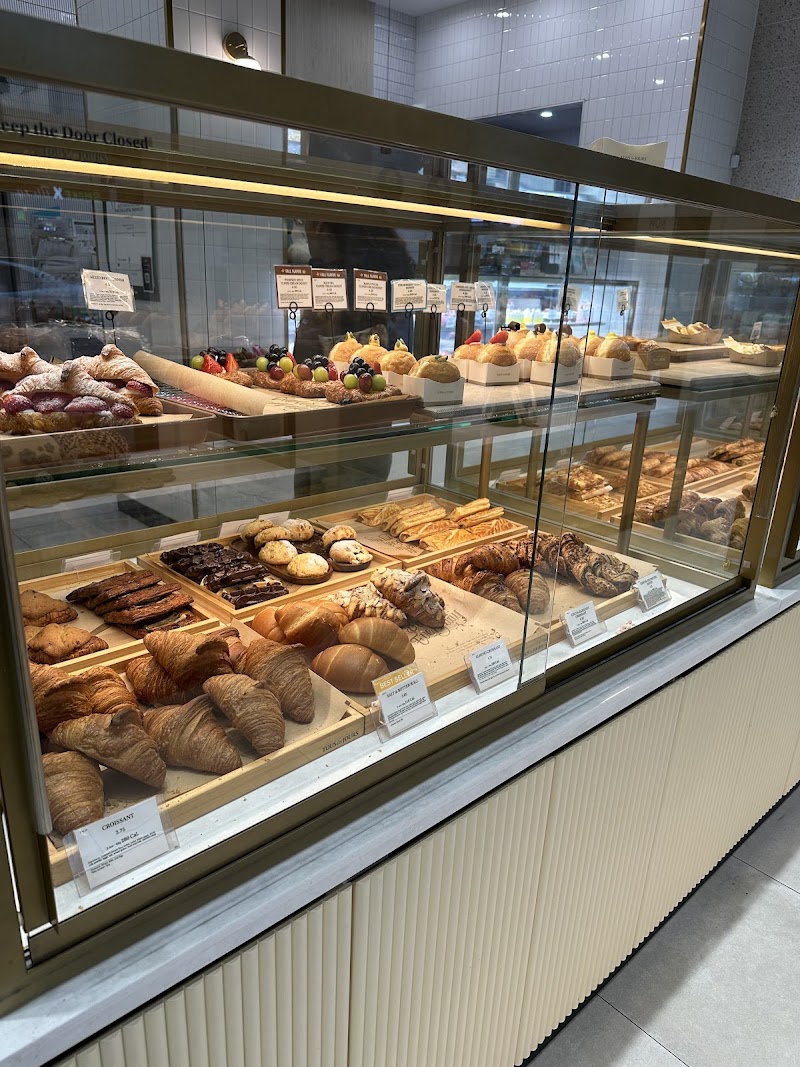 Tous les Jours Bakery Cafe photo 3