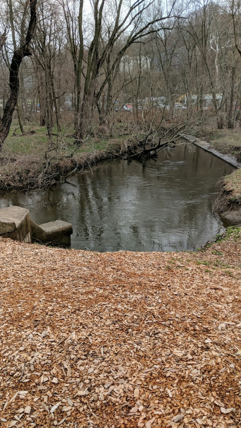 South County Trailway Farragut Av Parking photo 2