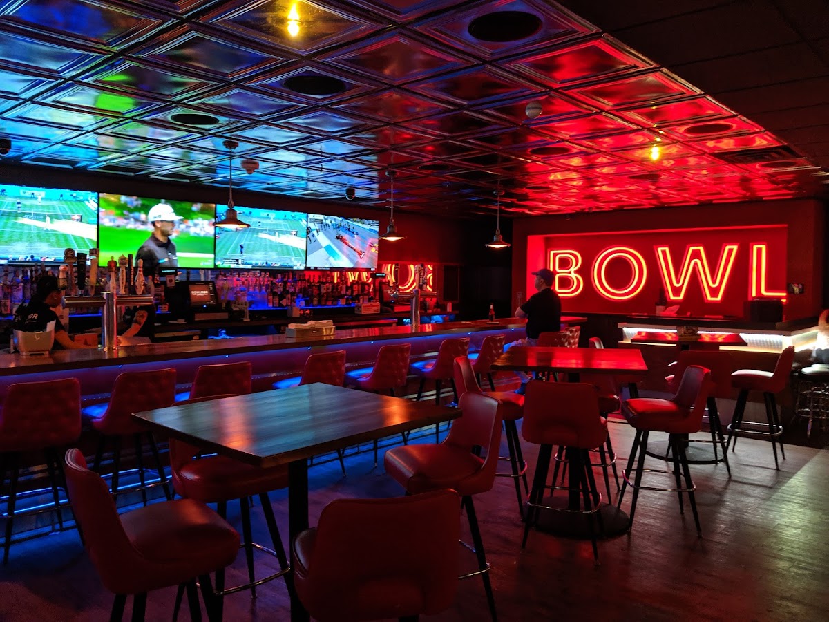 Bowlero White Plains photo 4