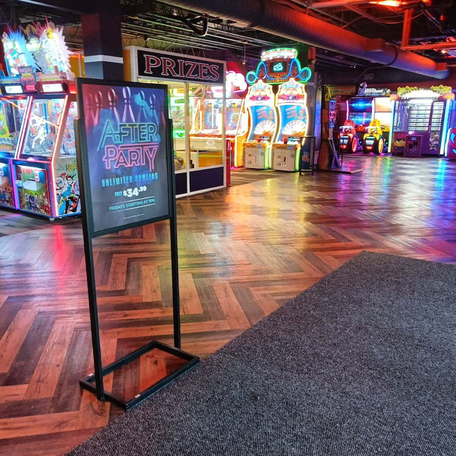 Bowlero White Plains photo 5