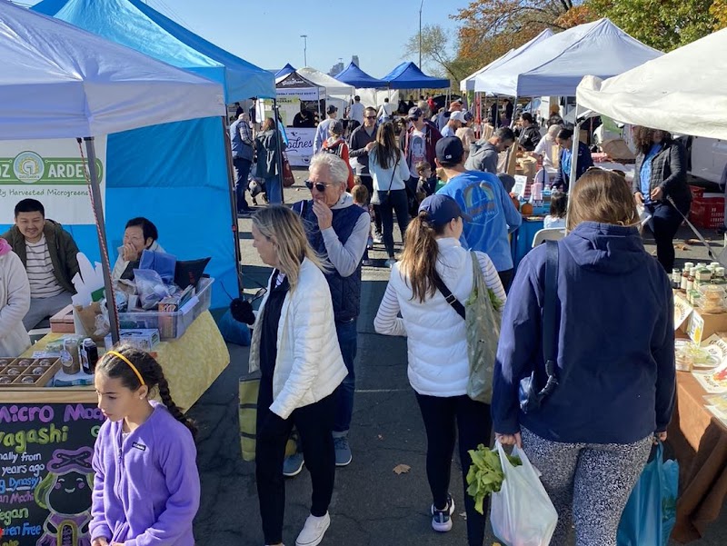 Down to Earth Larchmont Farmers Market photo 5