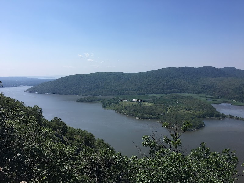 Appalachian Trail at Bear Mountain-Beacon Hwy photo 2