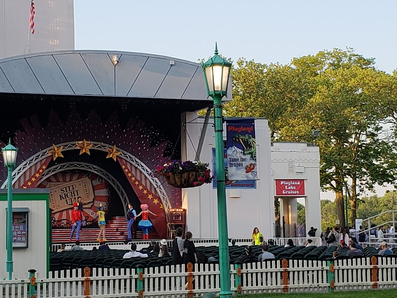 Grand Carousel photo 4