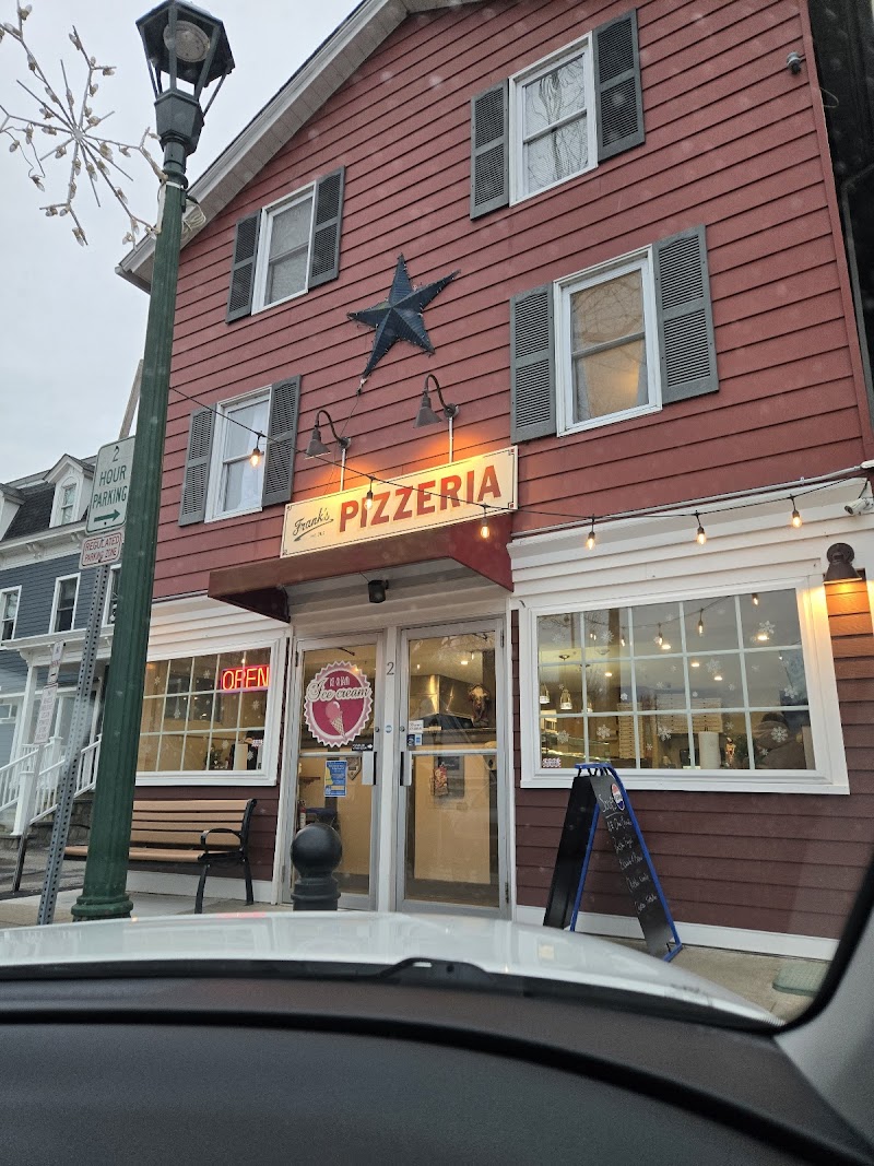 Frank's Pizzeria photo 3