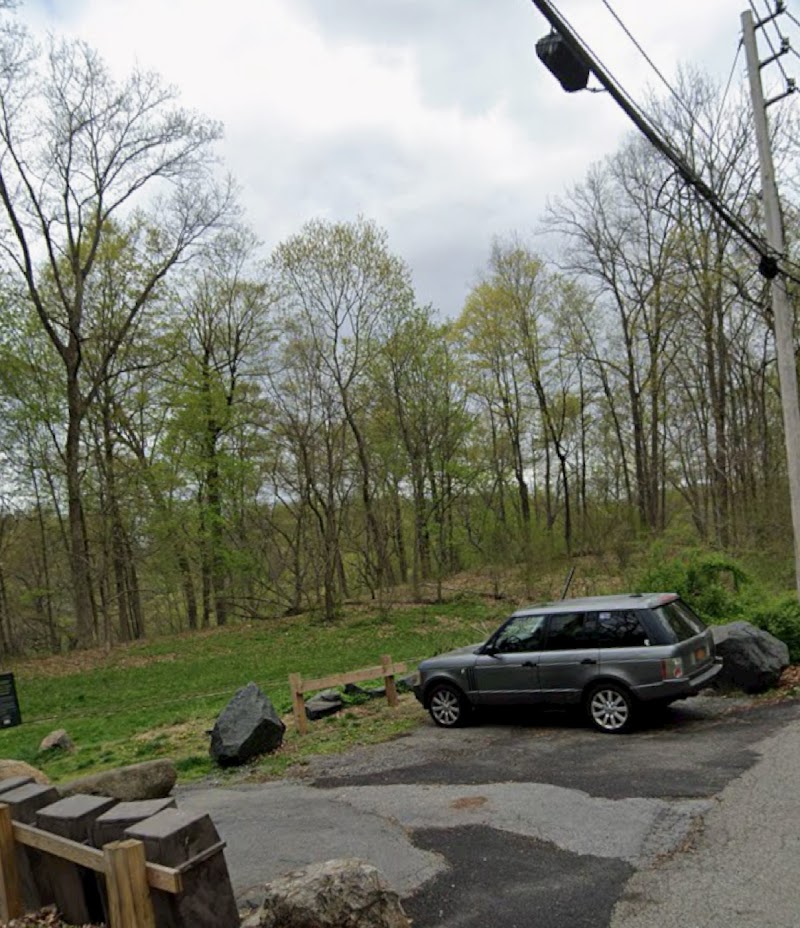 Quaker Bridge Rd Croton Aqueduct Parking photo 3