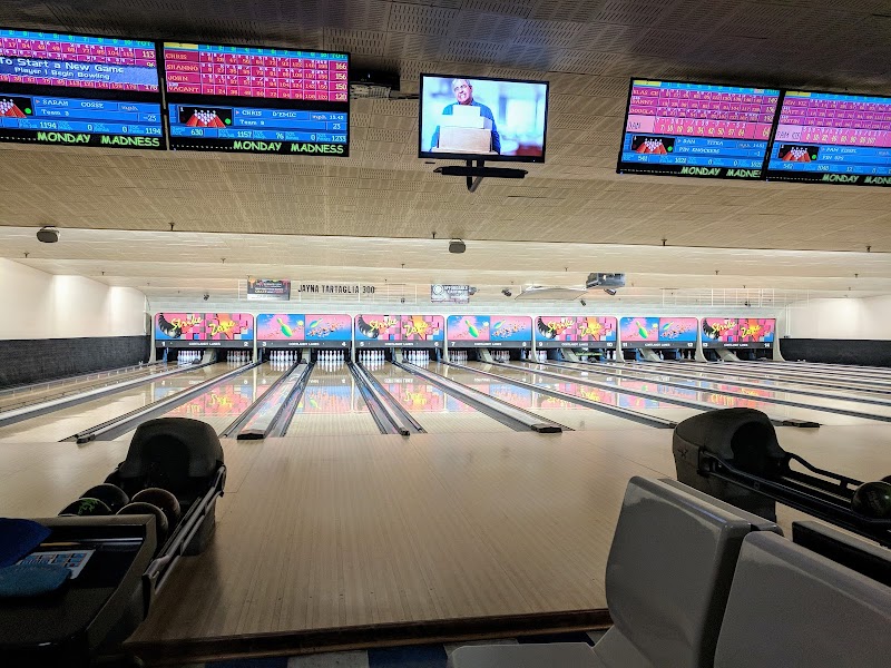 Hudson Lanes and Games photo 3