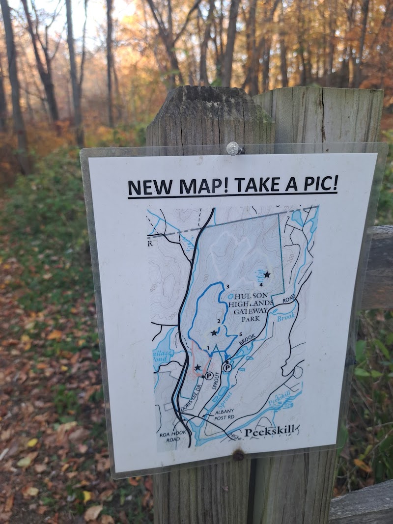 Hudson Highlands Gateway Park Overlook Pond Trailhead photo 5