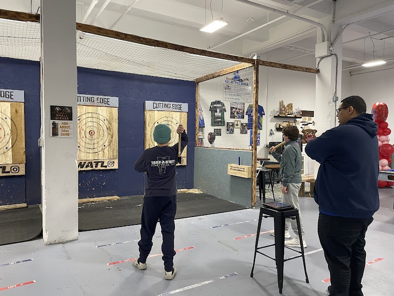 Cutting Edge Axe Throwing photo 4