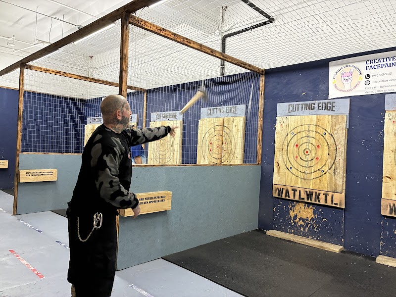 Cutting Edge Axe Throwing photo 5
