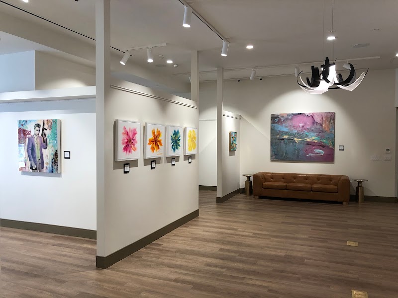 1 Martine Gallery photo 2