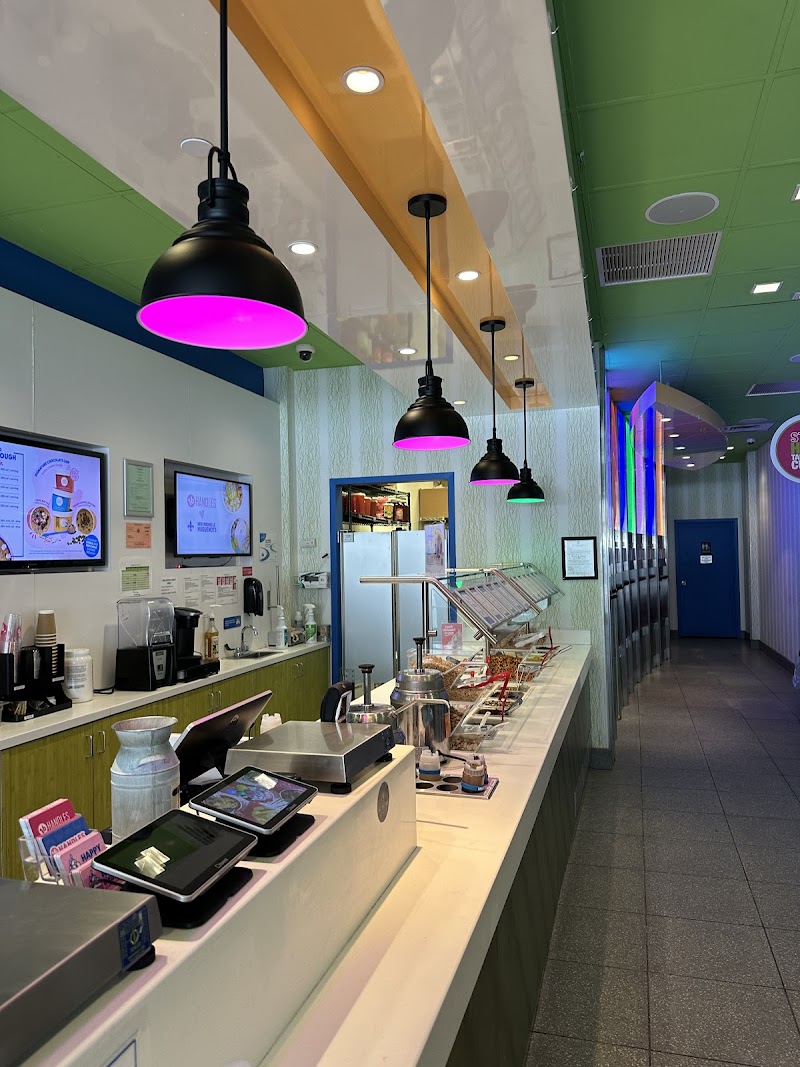 16 Handles photo 4