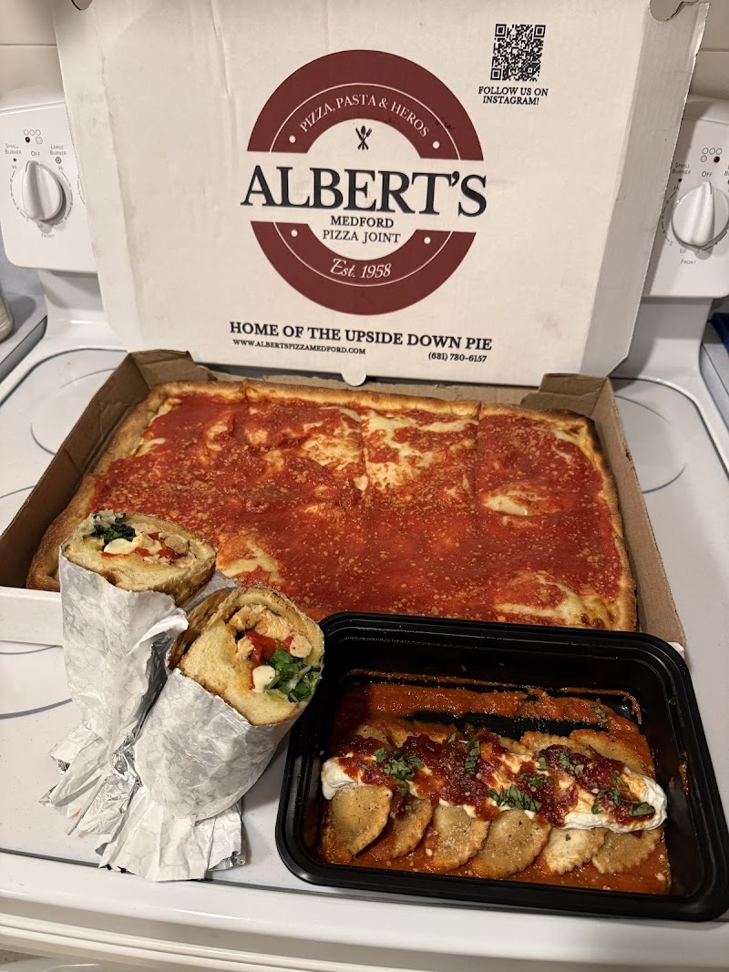 Alberts Pizza of Medford photo 4