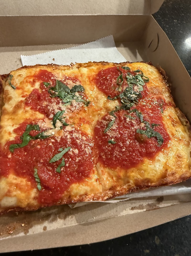 Alfie's Pizzeria & Restaurant photo 4