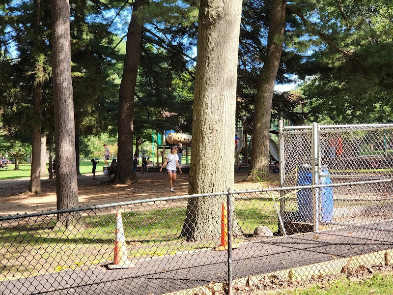 Allenwood Park photo 3