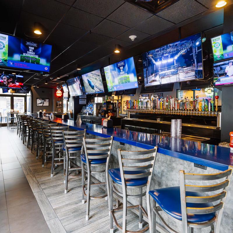 Arooga's Sports Tavern and Game Room photo 4