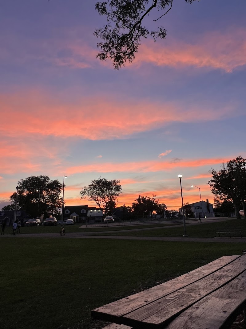 Averill Boulevard Park photo 4