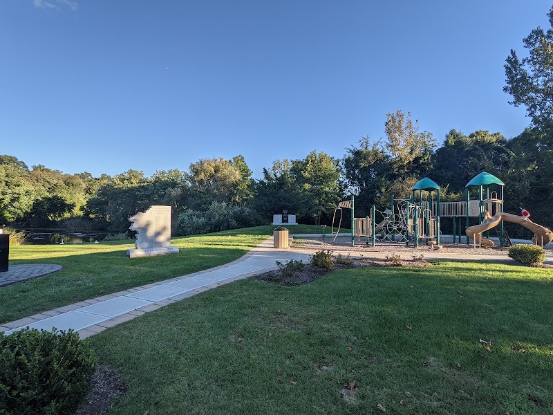 Bartlett Pond Park photo 4