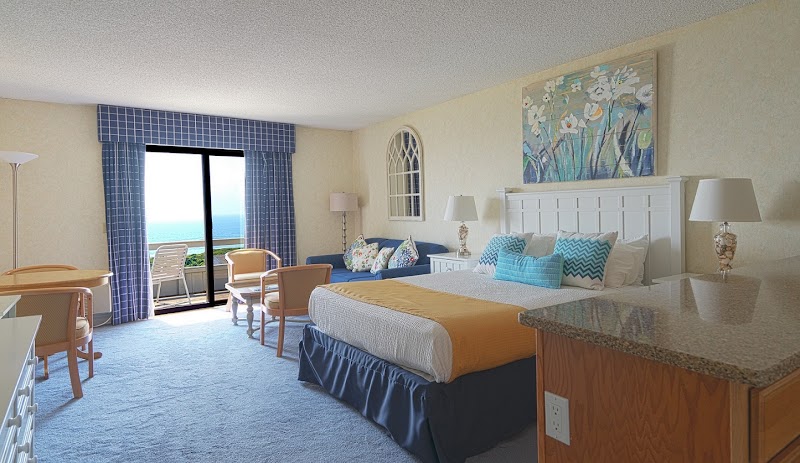 Beachcomber Resort photo 2