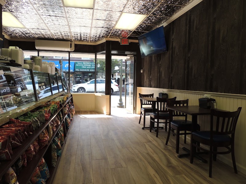 Bedford Ave Deli photo 4