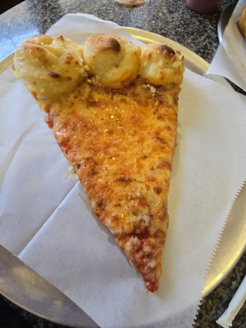 Bella Pazza Pizzeria photo 3
