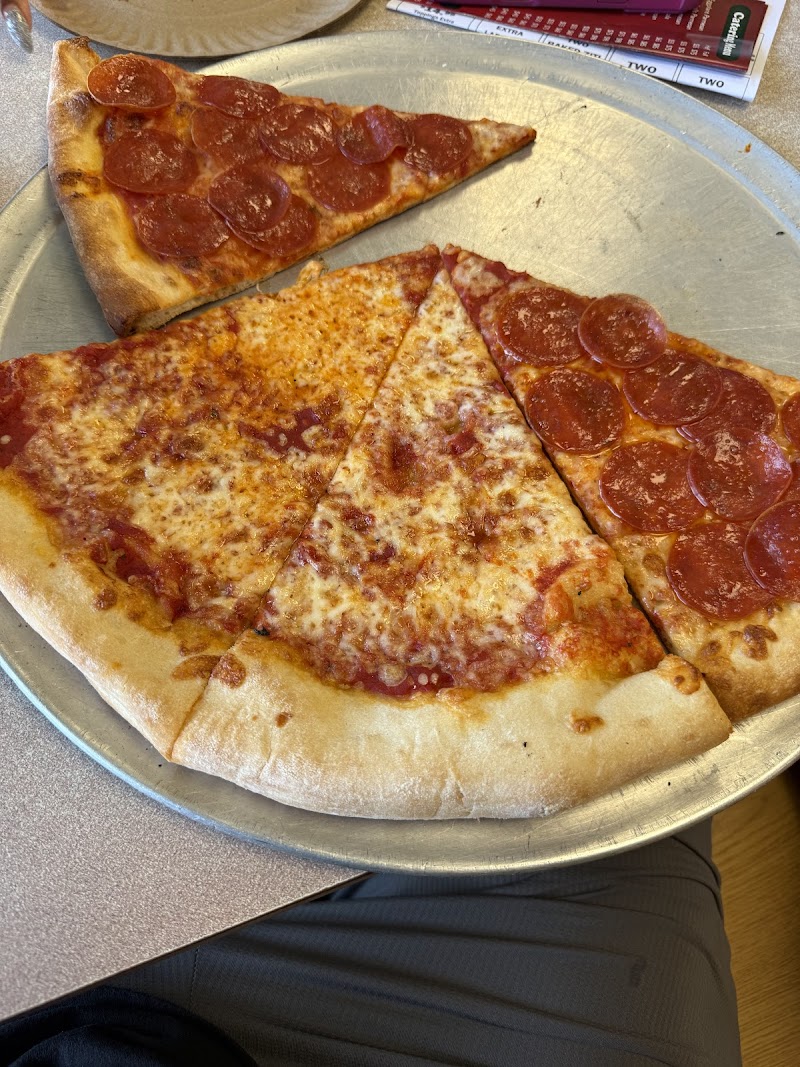 Bella pizzeria photo 3