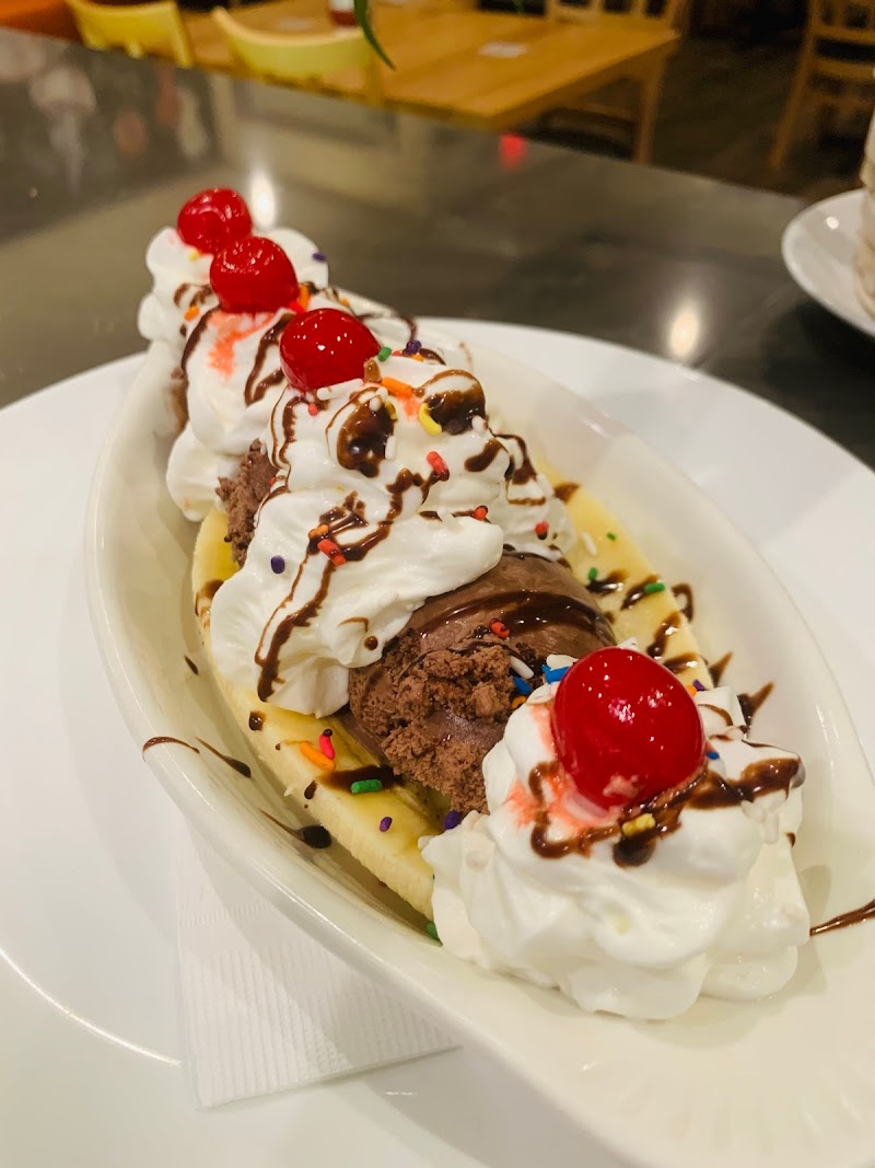 Bellas Restaurant photo 3