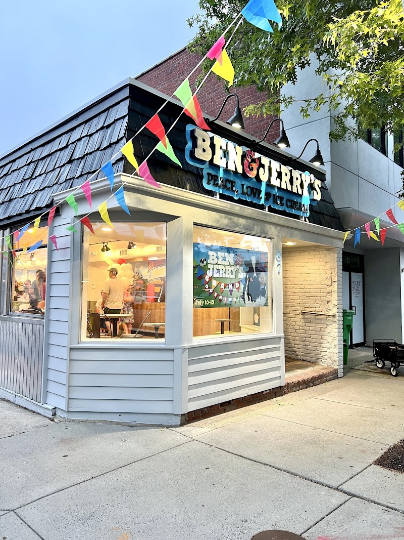 Ben & Jerryโs photo 1